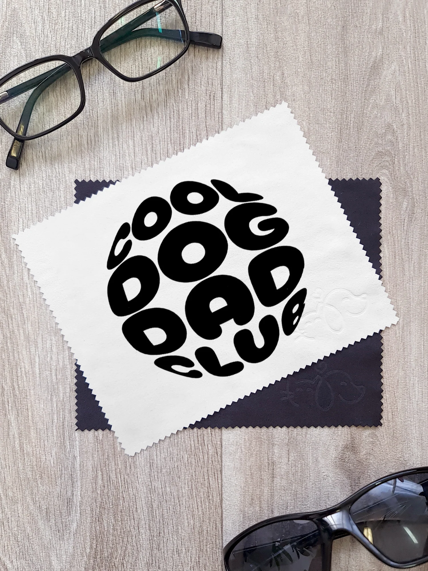 Cool Dog Dad Club Orb Microfibre Suede Glasses Cleaning Cloths (Twinpack) - Image 2