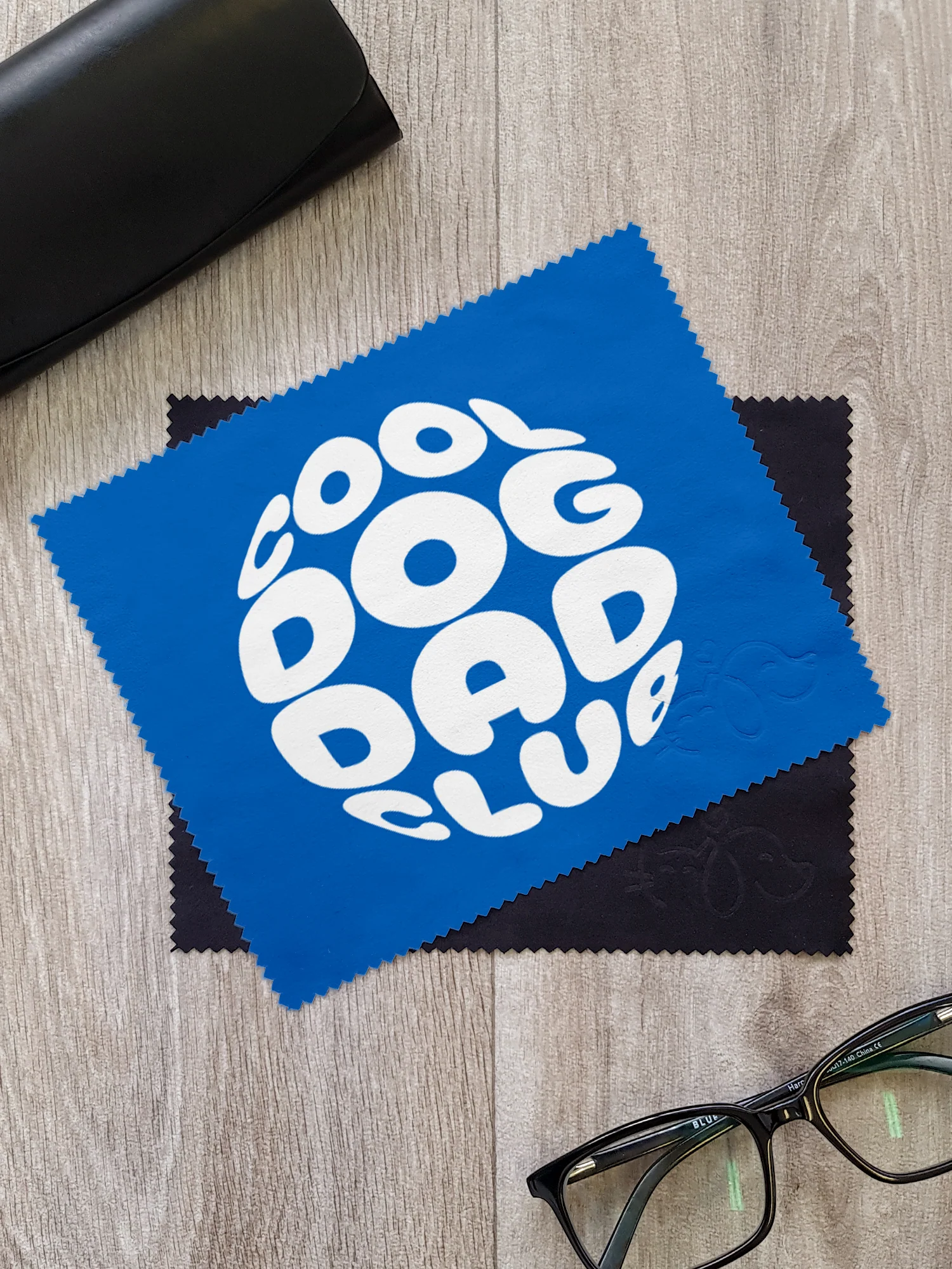 Cool Dog Dad Club Orb Microfibre Suede Glasses Cleaning Cloths (Twinpack) - Image 3