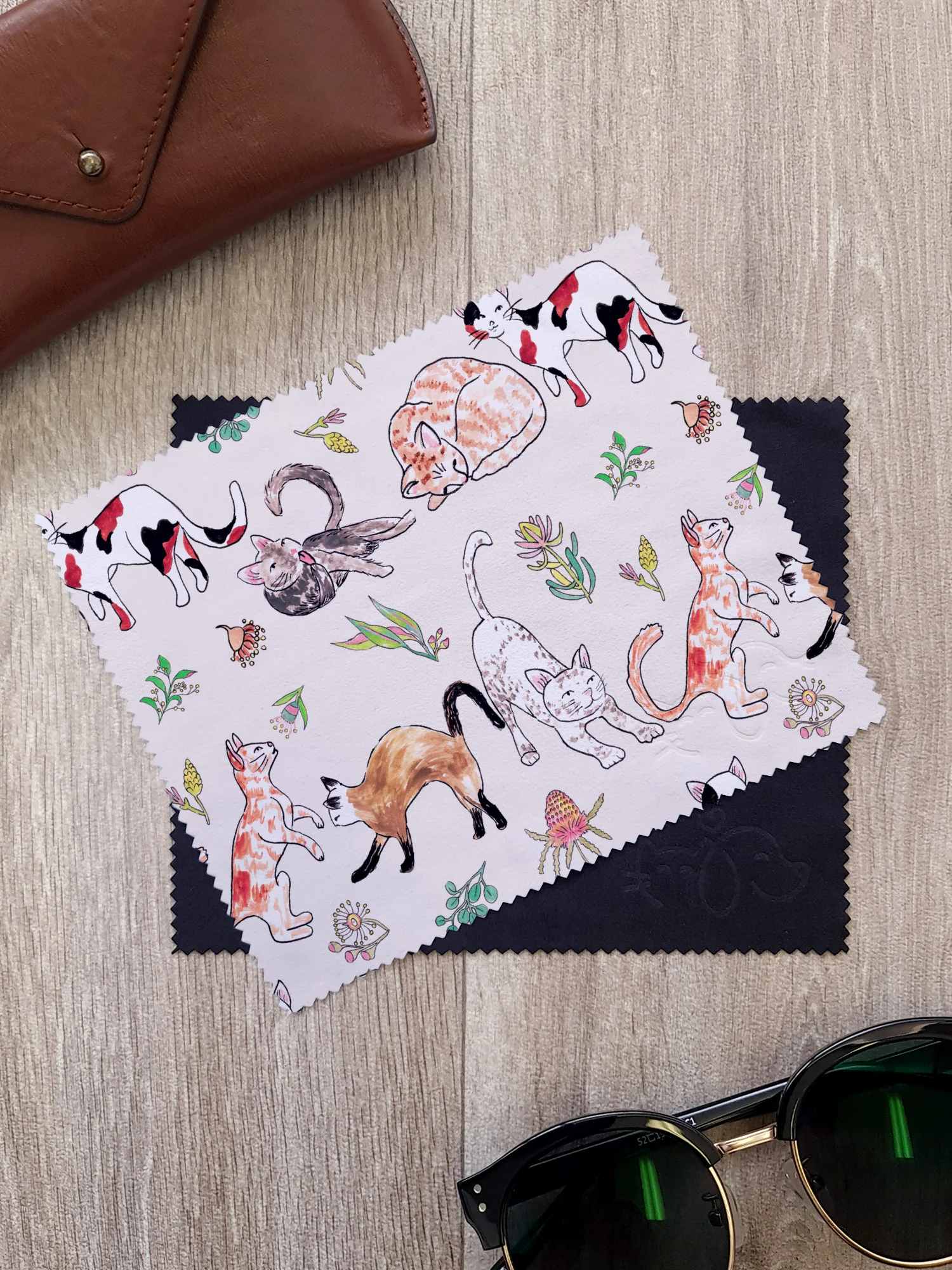 Feline Fine Microfibre Suede Glasses Cleaning Cloths (Twinpack) - Image 3