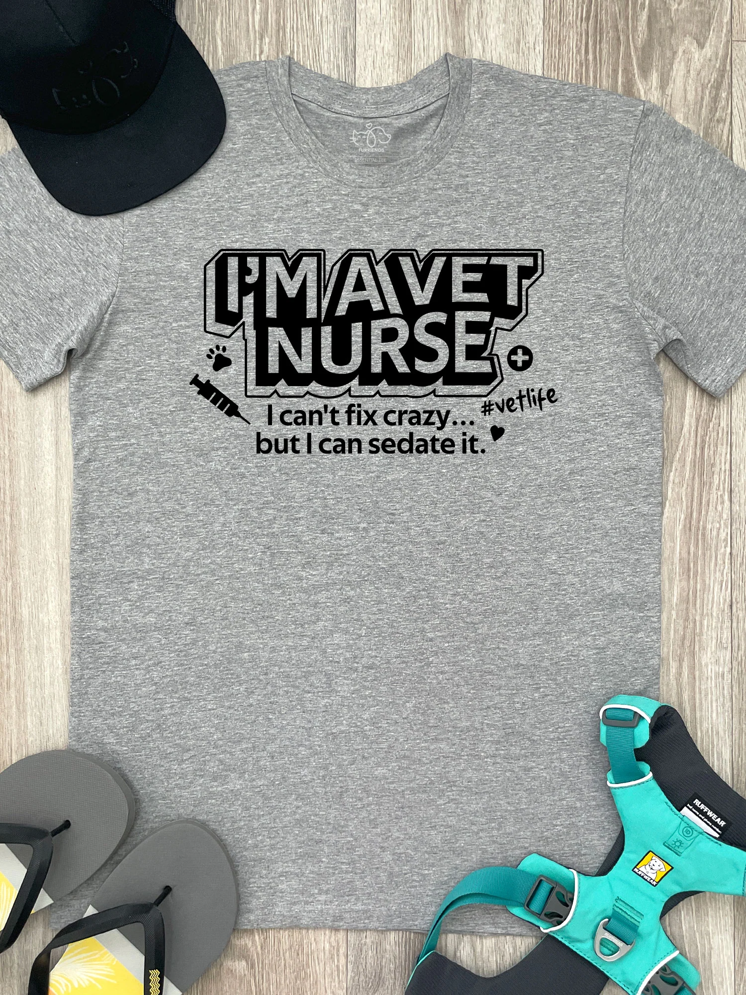 I'm A Vet Nurse Essential Unisex Tee - Image 4