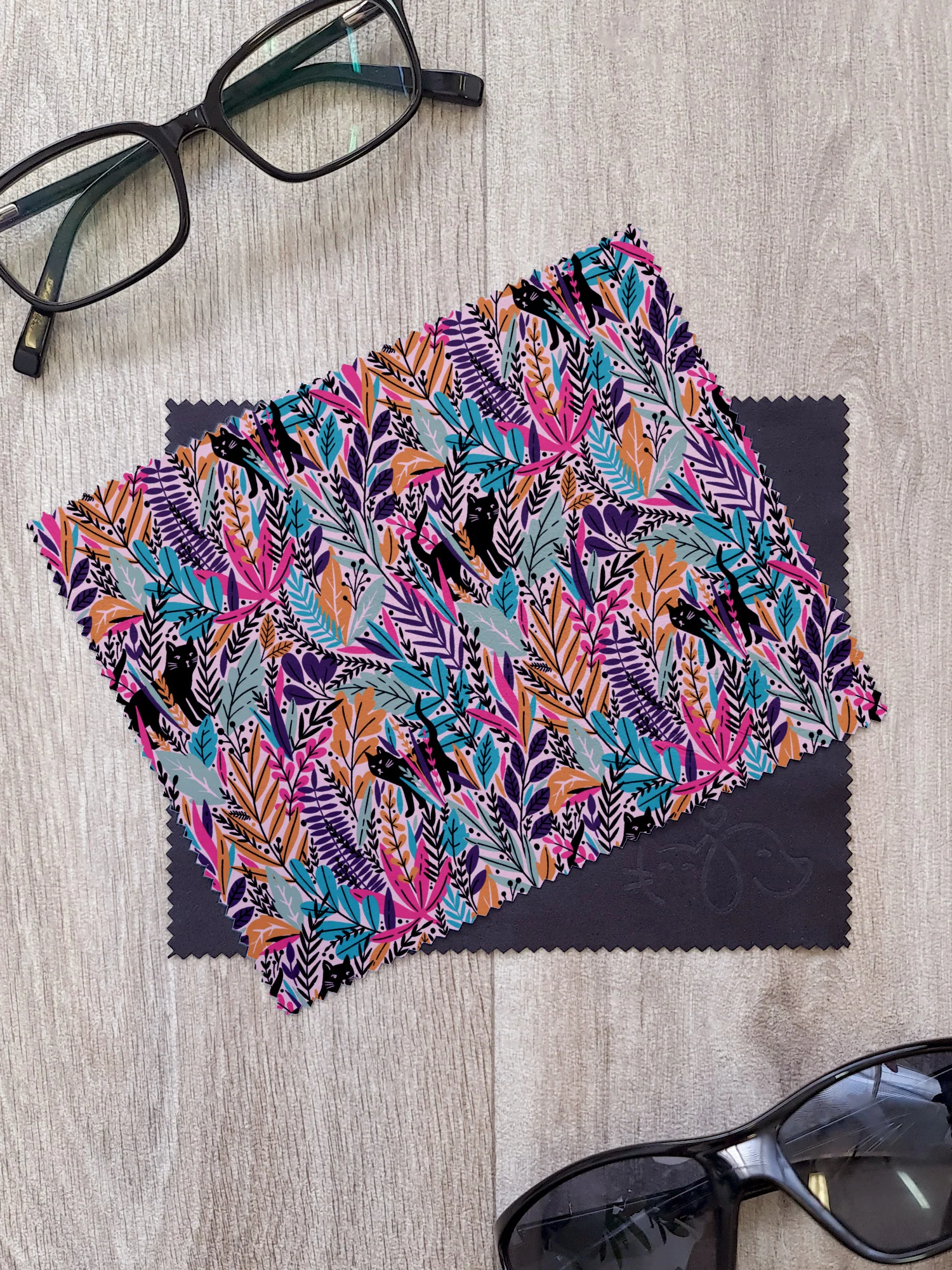 Jungle Cat Microfibre Suede Glasses Cleaning Cloths (Twinpack) - Image 3