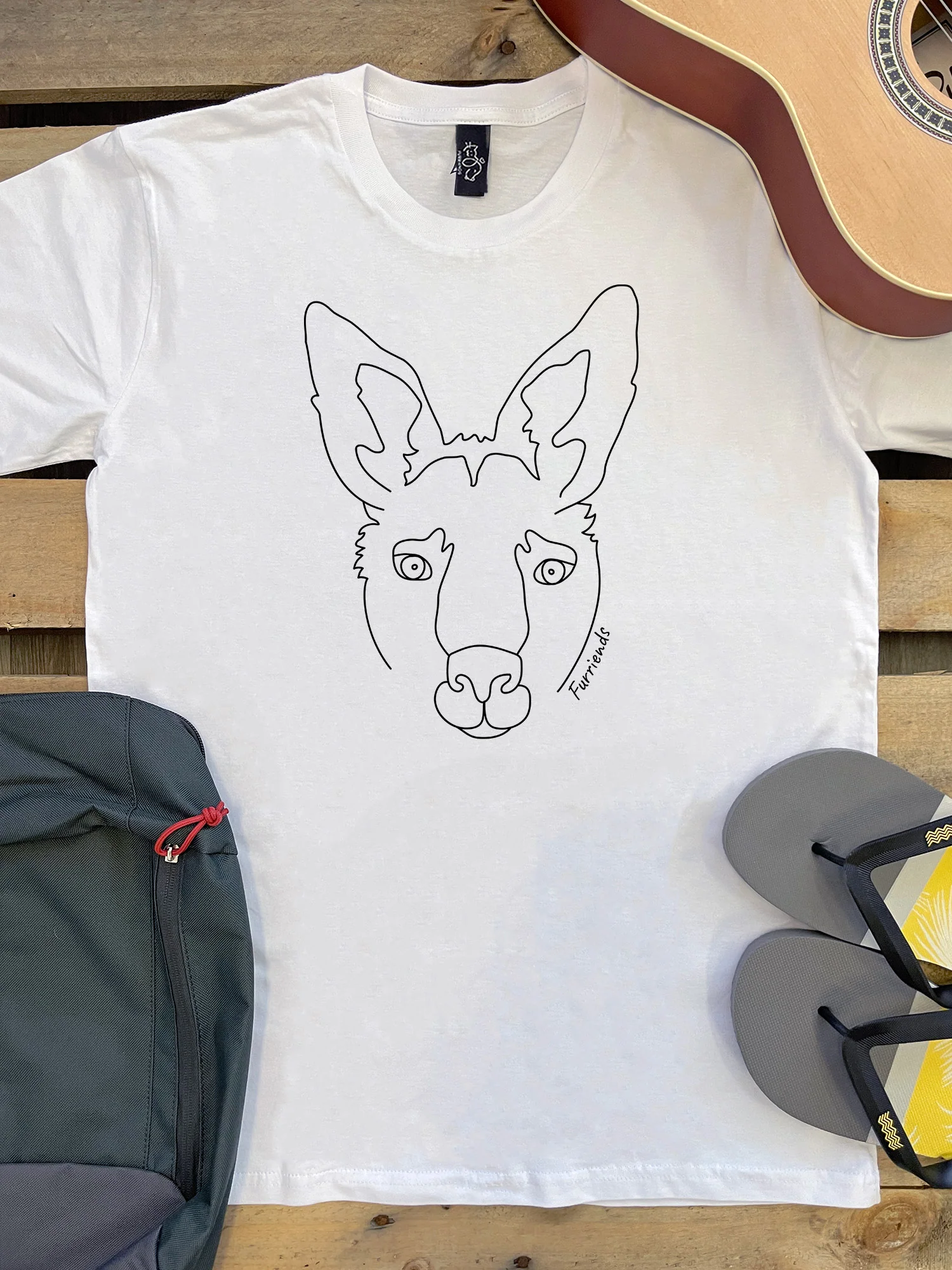 Kangaroo Essential Unisex Tee - Image 5