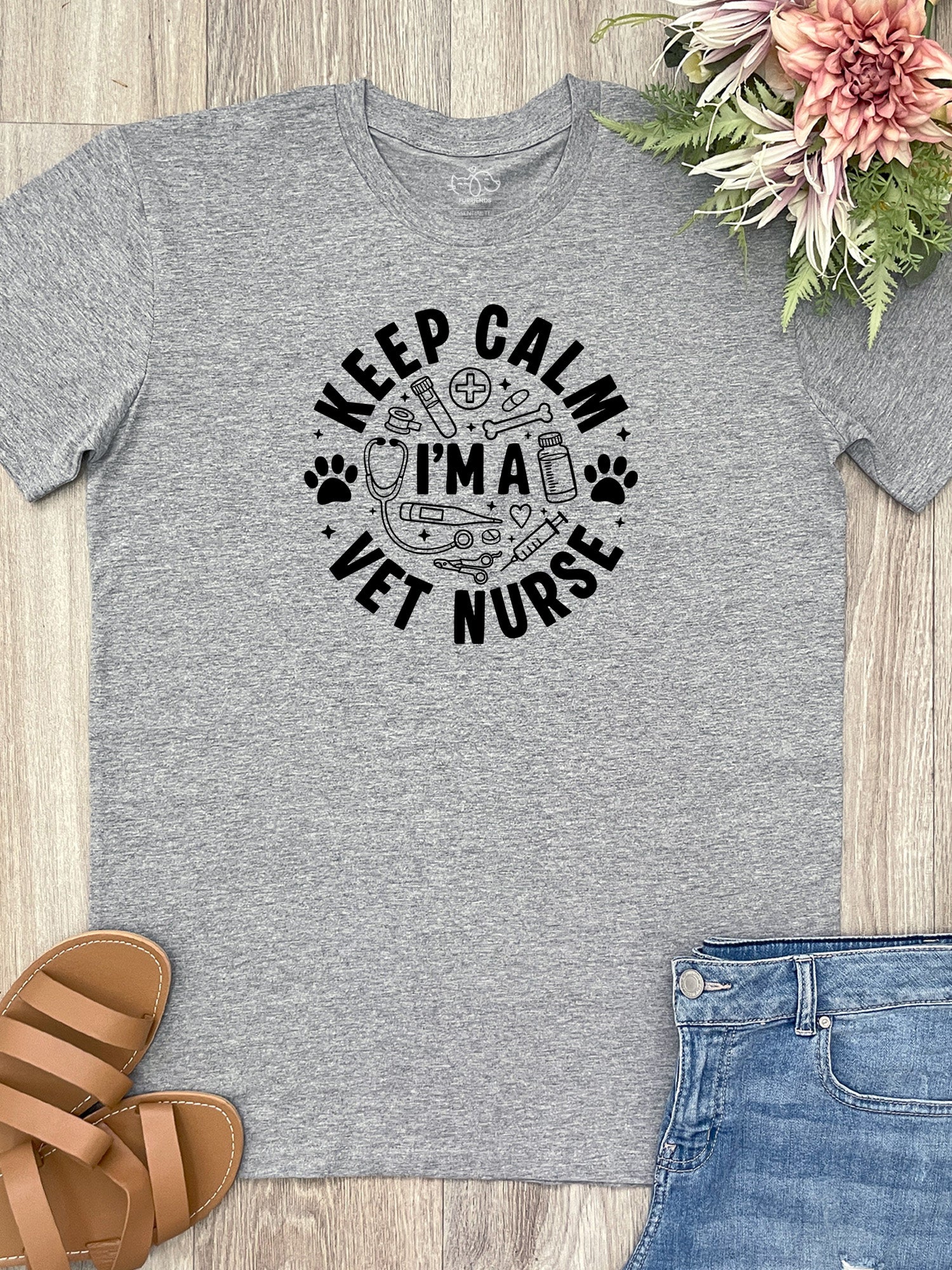 Keep Calm I'm A Vet Nurse Essential Unisex Tee - Image 6