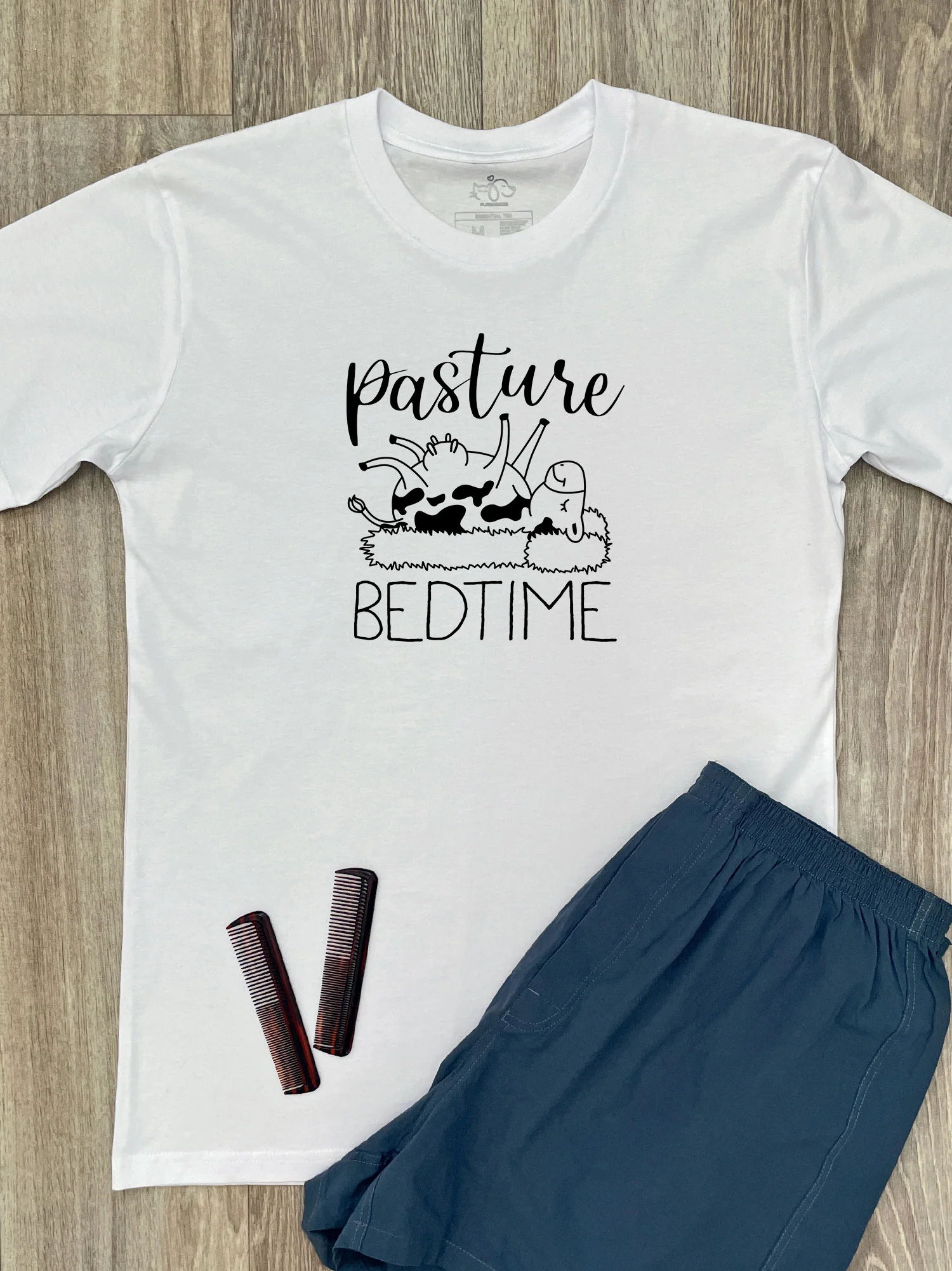 Pasture Bedtime Cow Essential Unisex Tee - Image 4