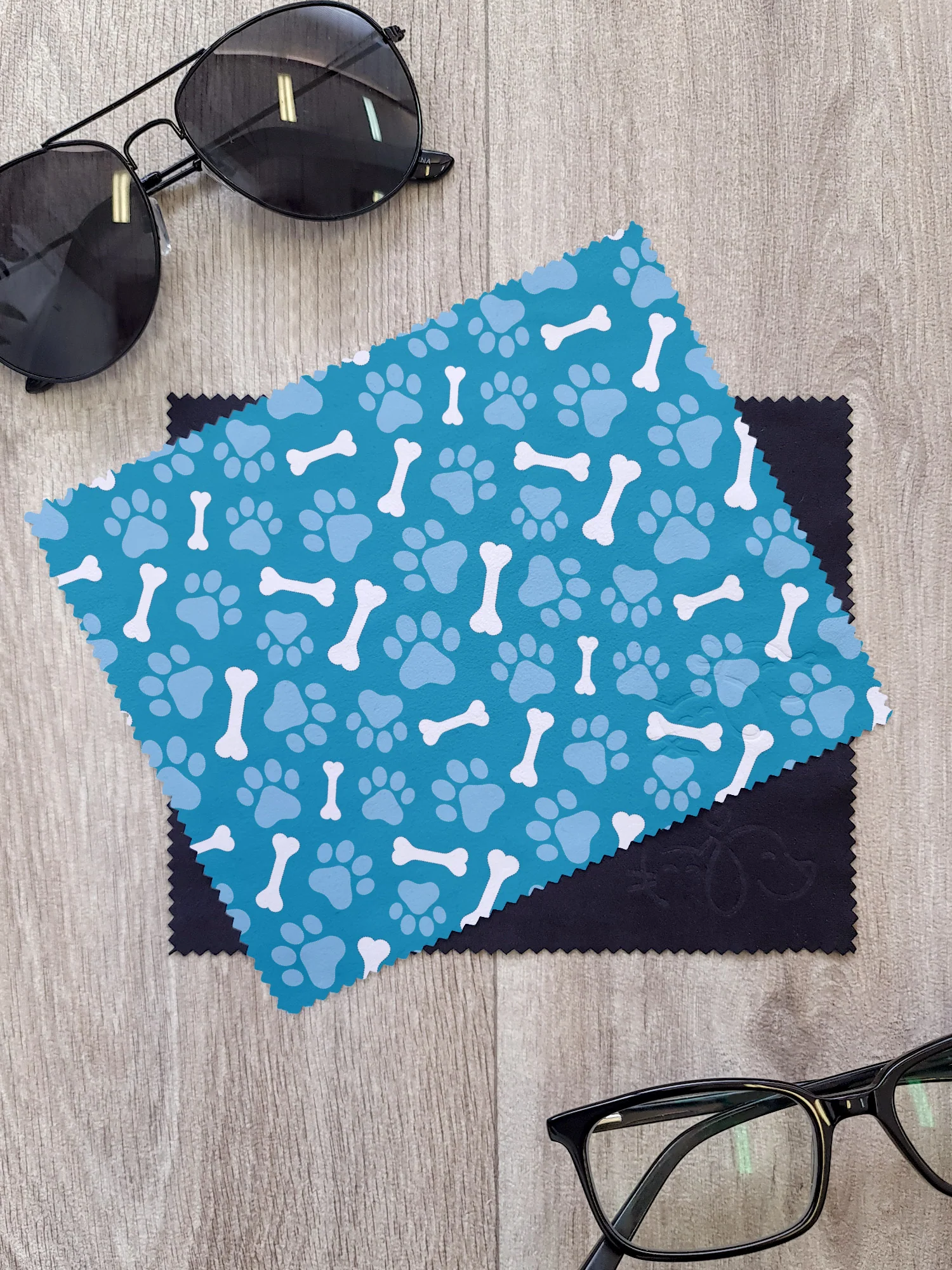 Paws & Bones Microfibre Suede Glasses Cleaning Cloths (Twinpack) - Image 4