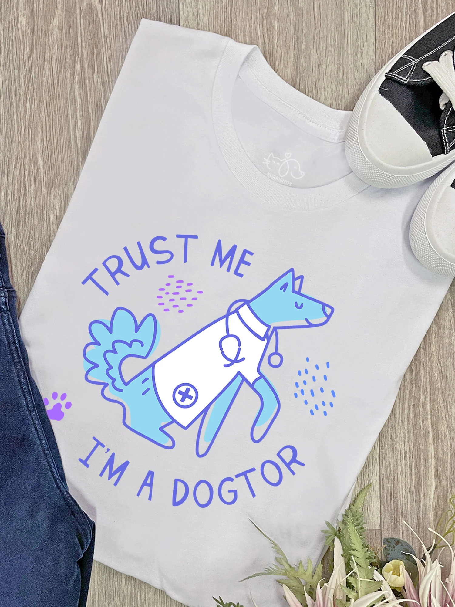 Trust Me I'm A Dogtor Ava Women's Regular Fit Tee - Image 5