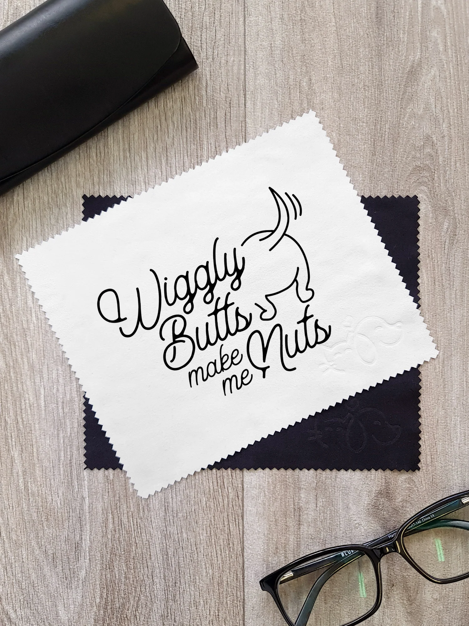 Wiggly Butts Make Me Nuts Microfibre Suede Glasses Cleaning Cloths (Twinpack) - Image 4